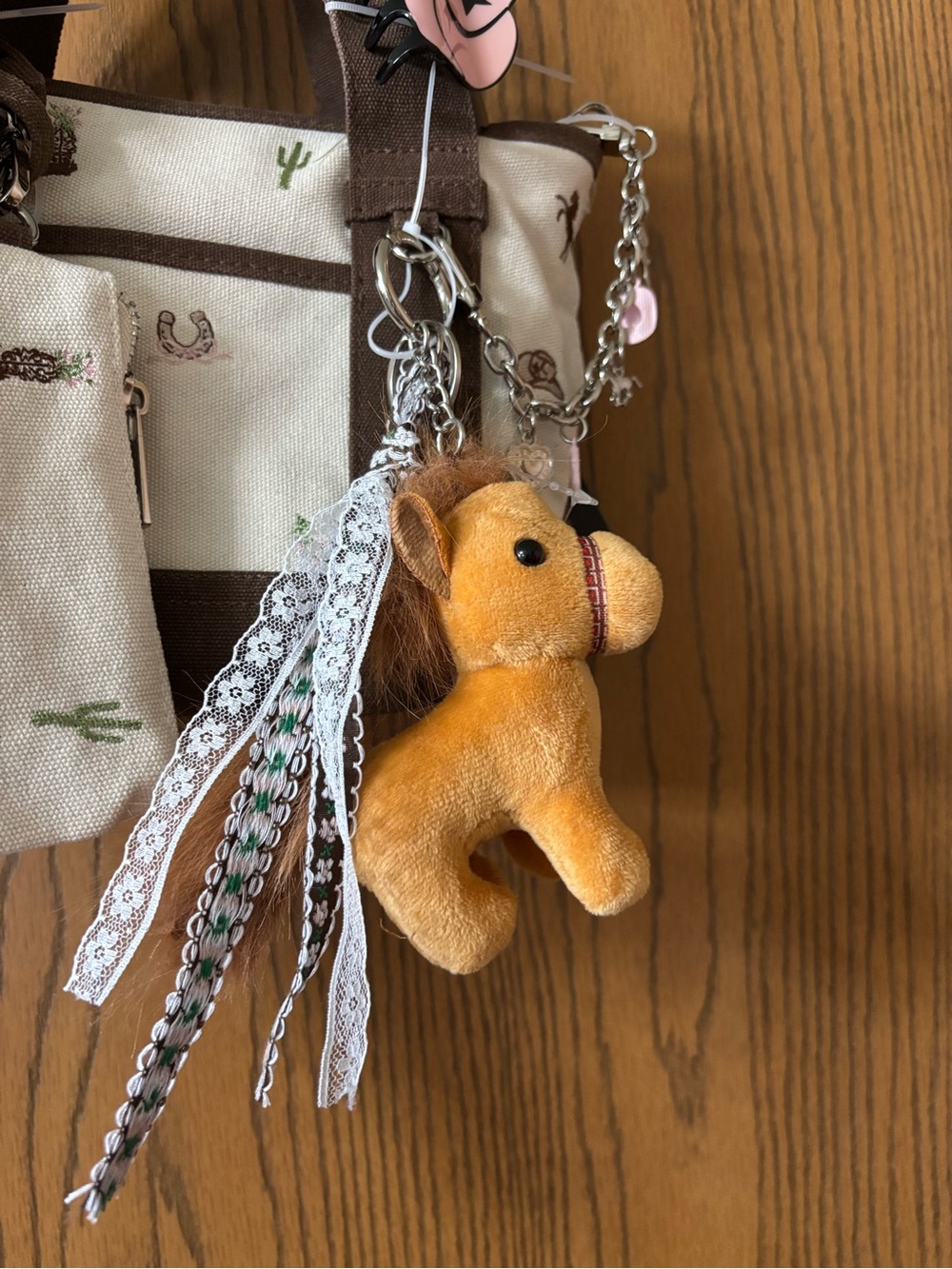 Madden Girl Horse Western Canvas Tote Purse with Pink Bandana, Charm, Bracelet - Picture 3 of 7